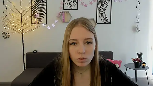 AnnNorriss online show from February 23, 2025, 9:22 am