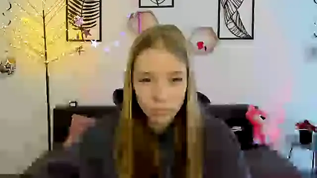 AnnNorriss online show from February 26, 2025, 1:41 pm