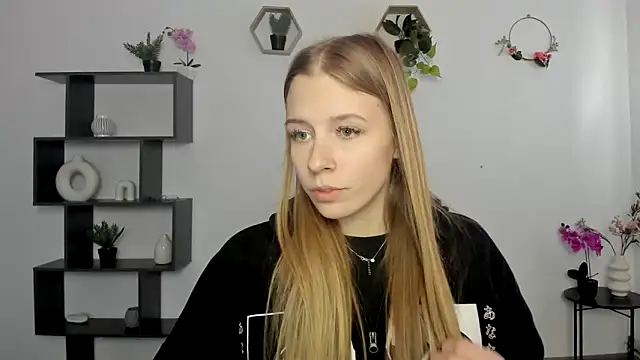 AnnNorriss online show from February 27, 2025, 1:49 pm