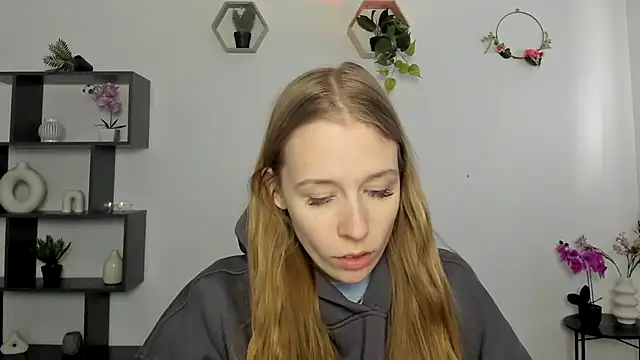 AnnNorriss online show from March 3, 2025, 1:53 pm