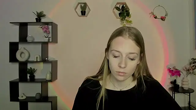 AnnNorriss online show from March 6, 2025, 5:00 pm