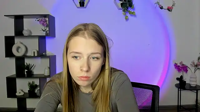 AnnNorriss online show from March 12, 2025, 7:06 pm