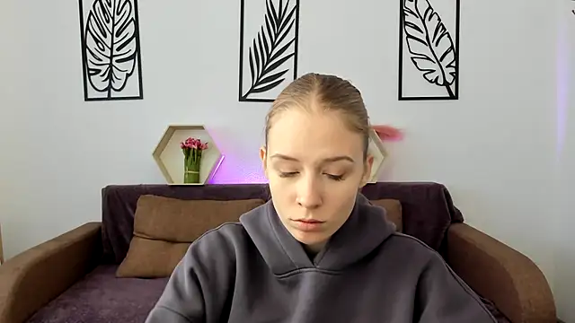 AnnNorriss online show from March 13, 2025, 12:35 pm