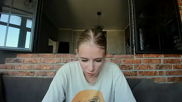 AnnNorriss online show from September 8, 2025, 2:16 pm