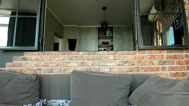 AnnNorriss online show from September 24, 2025, 5:11 am