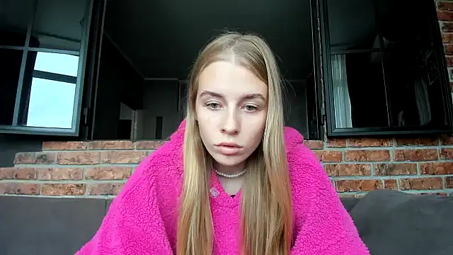 AnnNorriss online show from October 8, 2025, 12:03 pm