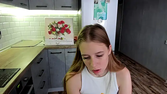 AnnNorriss online show from December 2, 2025, 6:52 am