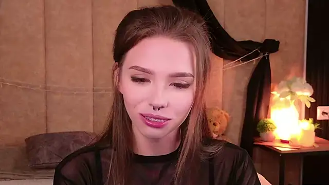 Sierra Fane online show from September 20, 2025, 5:52 am