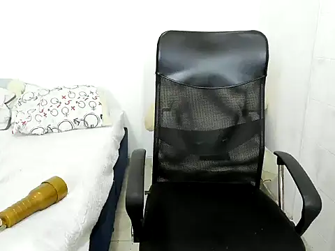 seigfried0 online show from March 2, 2025, 10:38 pm