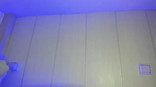 sasha riverss online show from April 18, 2026, 7:51 pm