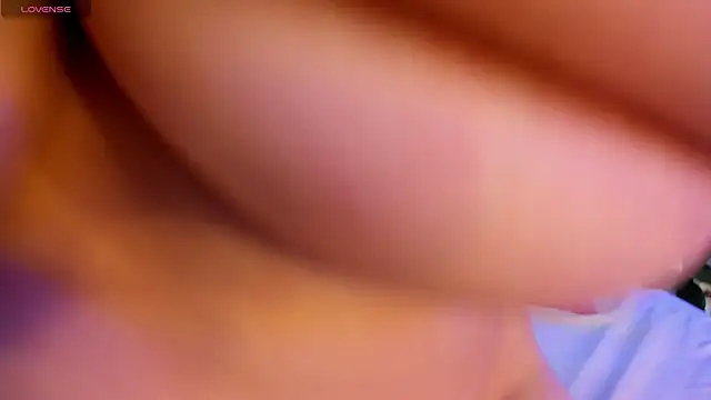 SalomeeHills online show from June 14, 2026, 8:55 pm