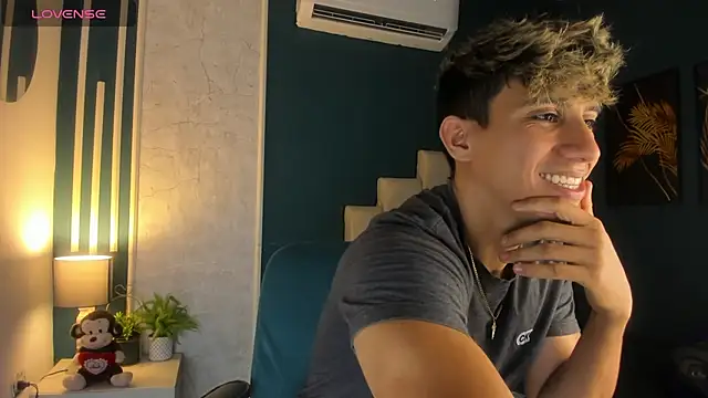 Allex Cano online show from March 11, 2025, 3:26 am