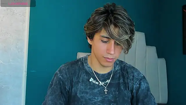 Allex Cano online show from September 26, 2025, 8:24 pm