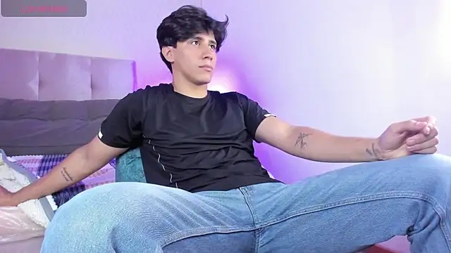 Allex Cano online show from March 20, 2026, 8:03 pm