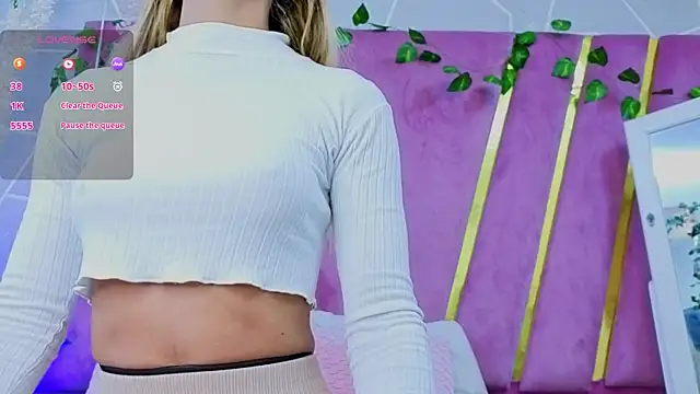 EmmyCortez online show from September 23, 2025, 11:46 am