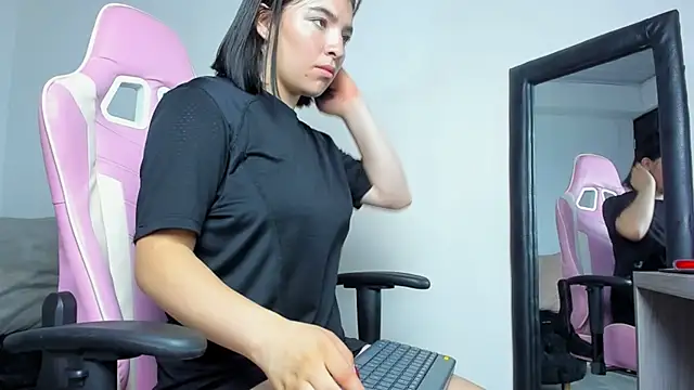 Zamira Taylor online show from March 22, 2025, 12:06 am