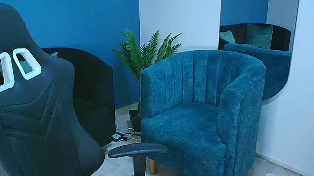 Zamira Taylor online show from September 25, 2025, 10:24 pm