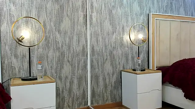 NahomyCarther online show from December 2, 2025, 5:13 am