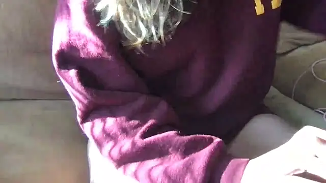 ashleighpink online show from April 4, 2026, 1:19 pm