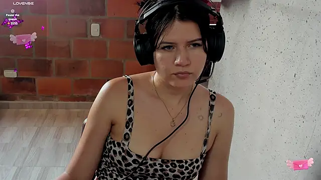 brii69 online show from March 10, 2025, 7:50 pm