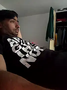 andreiiiii2025 online show from May 4, 2026, 12:45 pm