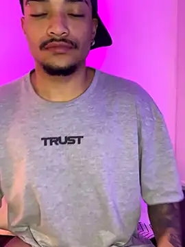 eross chipre  online show from November 3, 2025, 8:48 am