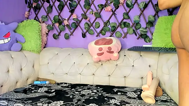 amydelahozgomez online show from September 13, 2025, 6:02 am