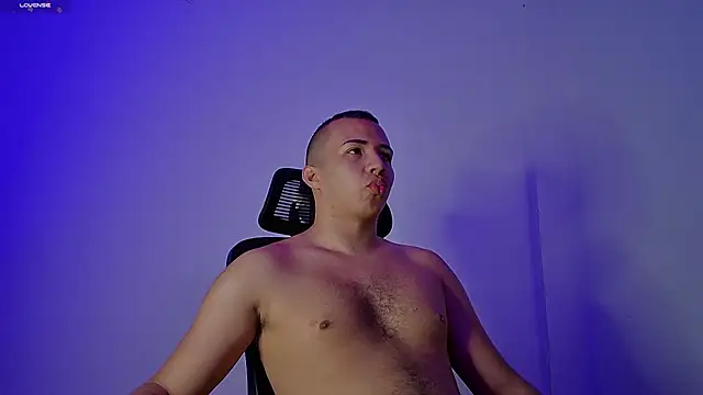 Donathoo1 online show from March 6, 2025, 2:18 pm