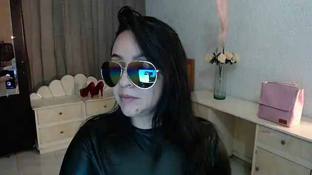 EngelCristaly online show from February 1, 2026, 8:02 am