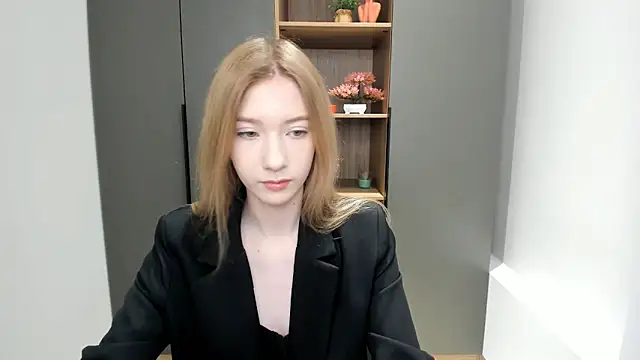 SunnivaCovil online show from February 24, 2025, 9:53 am