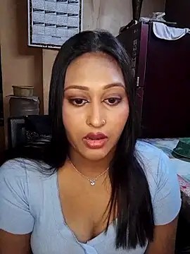 hotlovr online show from February 28, 2025, 7:46 pm