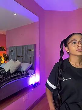 Tyla Ks online show from March 19, 2025, 7:27 pm