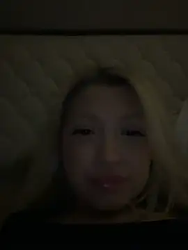 laraaaaaa online show from March 17, 2025, 10:06 pm