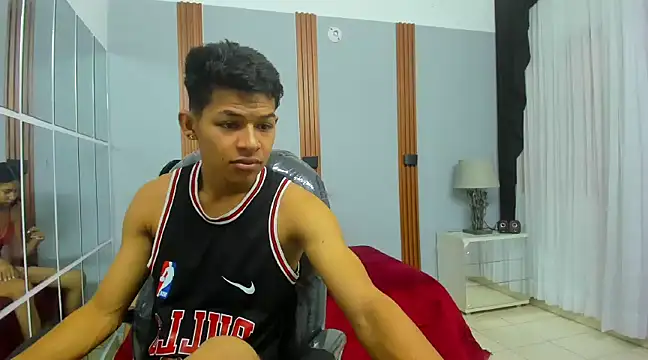 leslieanddrako online show from February 27, 2025, 10:31 pm