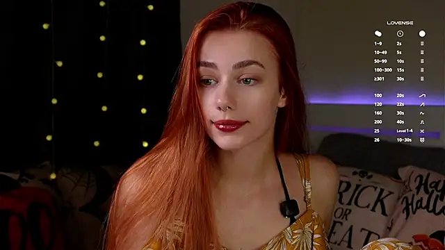 EmilaMills online show from November 2, 2025, 11:07 pm