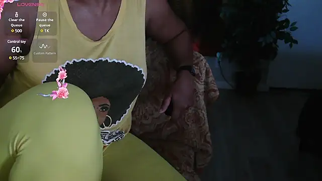 Queenanitadix online show from February 3, 2025, 12:04 am