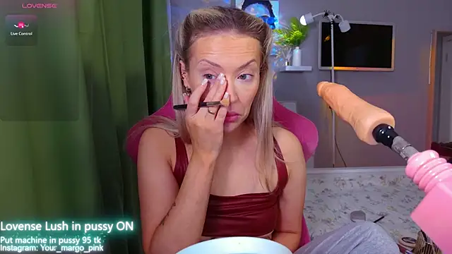 Snapshot of Margony chatting on November 25, 2025, 3:39 am Margony online show from November 25, 2025, 3:39 am