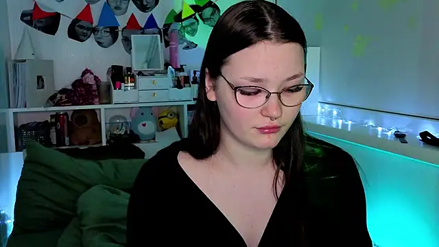 milliedoll online show from October 26, 2025, 11:27 am