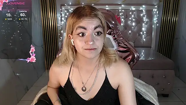 lili conor s online show from October 1, 2025, 3:45 am