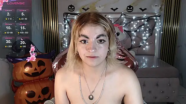 lili conor s online show from October 4, 2025, 3:48 am