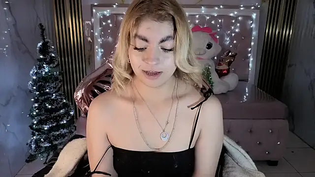 lili conor s online show from November 28, 2025, 3:20 am