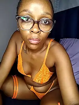 Snapshot of xxTatiannaxx chatting on May 5, 2026, 10:07 pm xxTatiannaxx online show from May 5, 2026, 10:07 pm