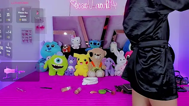 femboy-20 online show from March 9, 2025, 9:03 pm