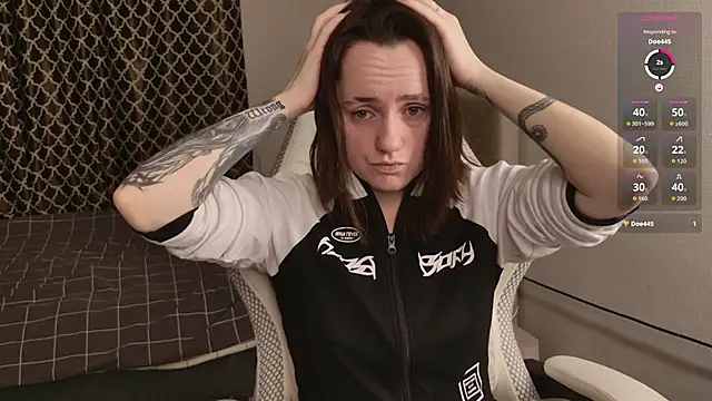 Luna Loveee online show from November 14, 2025, 4:33 am