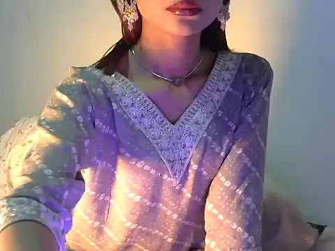  luckylips online show from March 21, 2026, 11:48 am