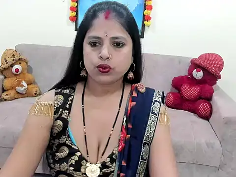 leahgotiii online show from October 23, 2025, 3:17 am