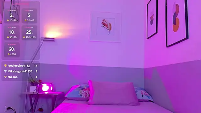 innocenthazel online show from April 23, 2026, 2:57 am