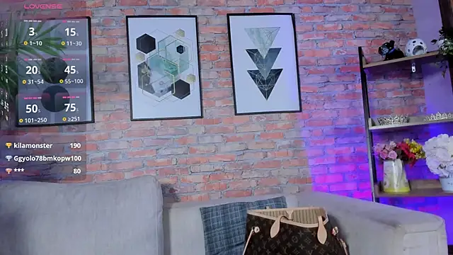 Lucia Brown  online show from September 15, 2025, 4:23 am