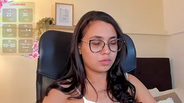 Snapshot of Lucia_Brown_ chatting on July 2, 2026, 8:59 pm Lucia Brown online show from July 2, 2026, 8:59 pm