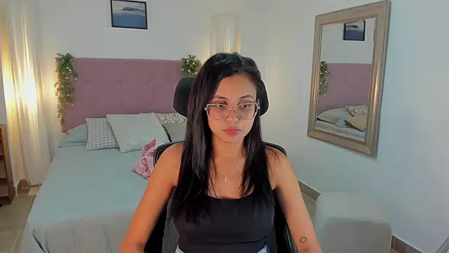 Snapshot of Lucia_Brown_ chatting on July 31, 2026, 2:11 am Lucia Brown online show from July 31, 2026, 2:11 am